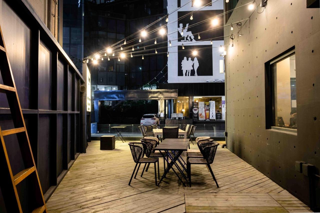 Canvas Black Guesthouse Busan Eksteriør billede